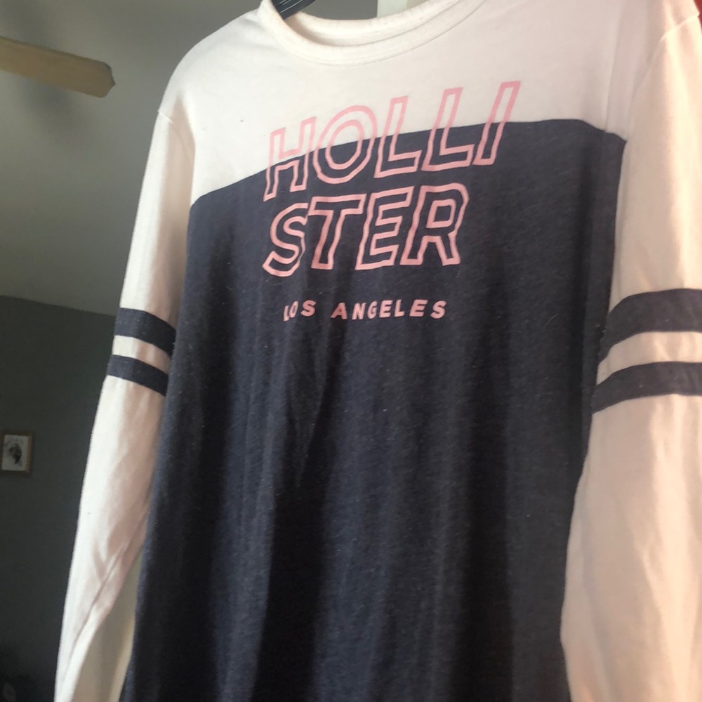 Women’s long sleeve T-shirt